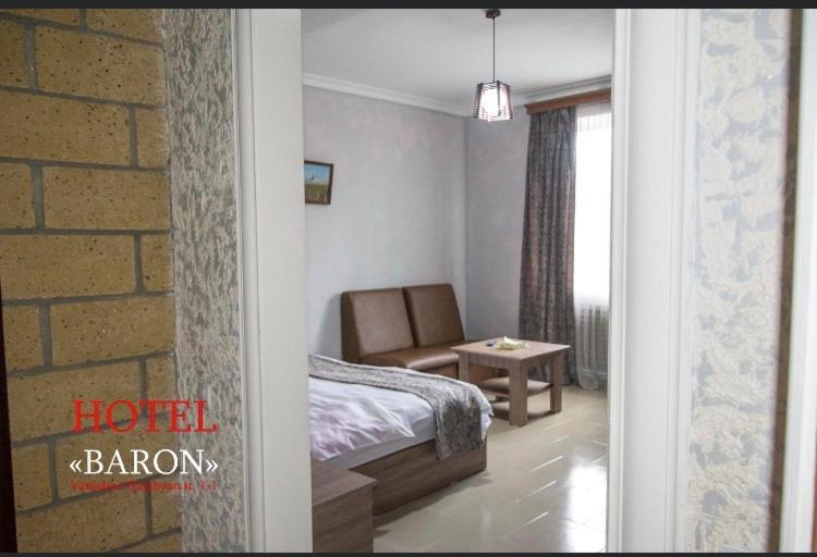 Baron Hotel Vanadzor Bagian luar foto