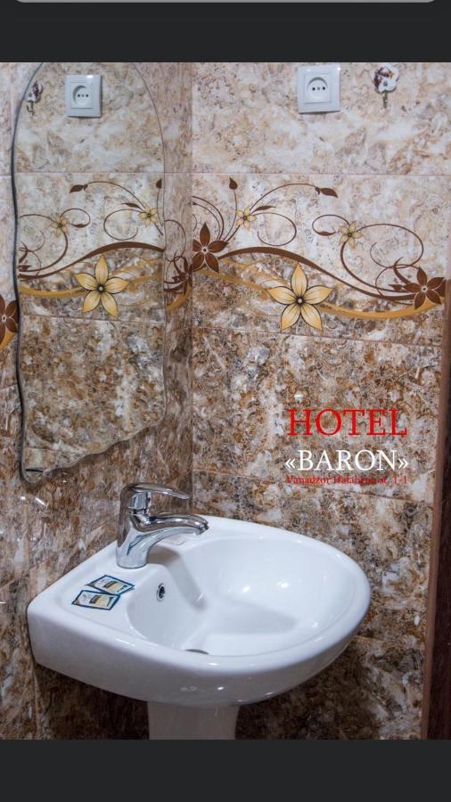 Baron Hotel Vanadzor Bagian luar foto