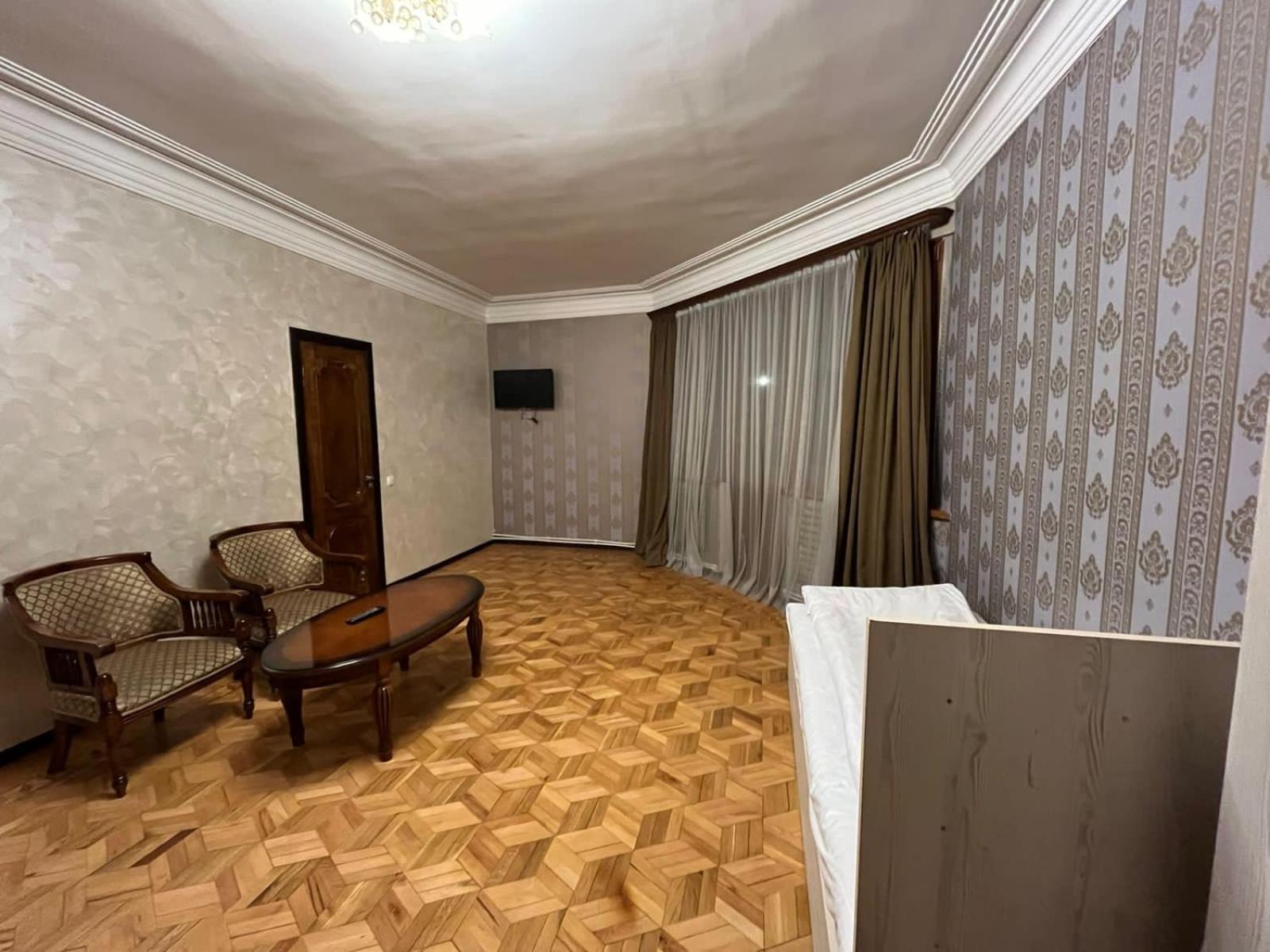 Baron Hotel Vanadzor Bagian luar foto