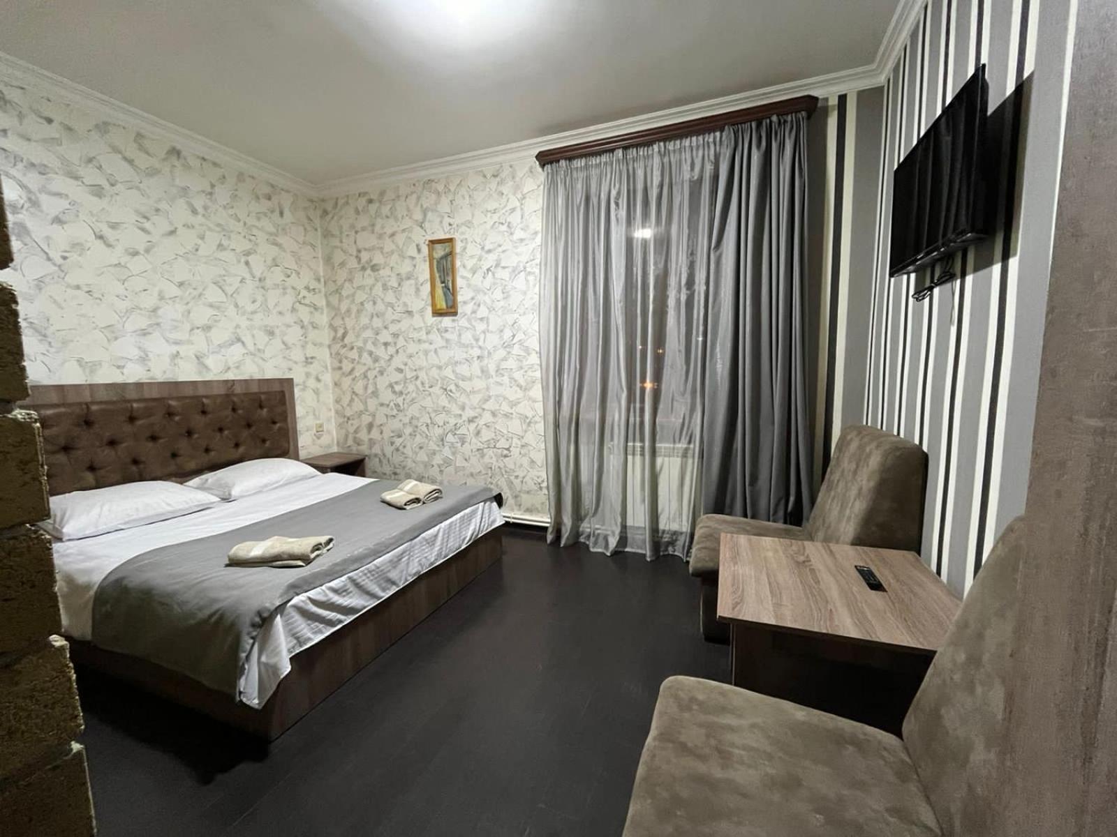 Baron Hotel Vanadzor Bagian luar foto